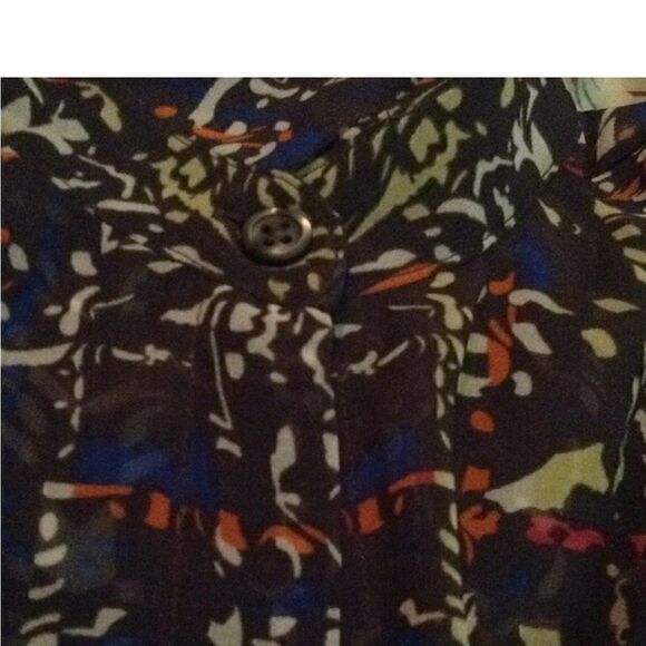 CAbi 129 Geometric Festival Button Down
Blouse. Size L - Picture 13 of 16